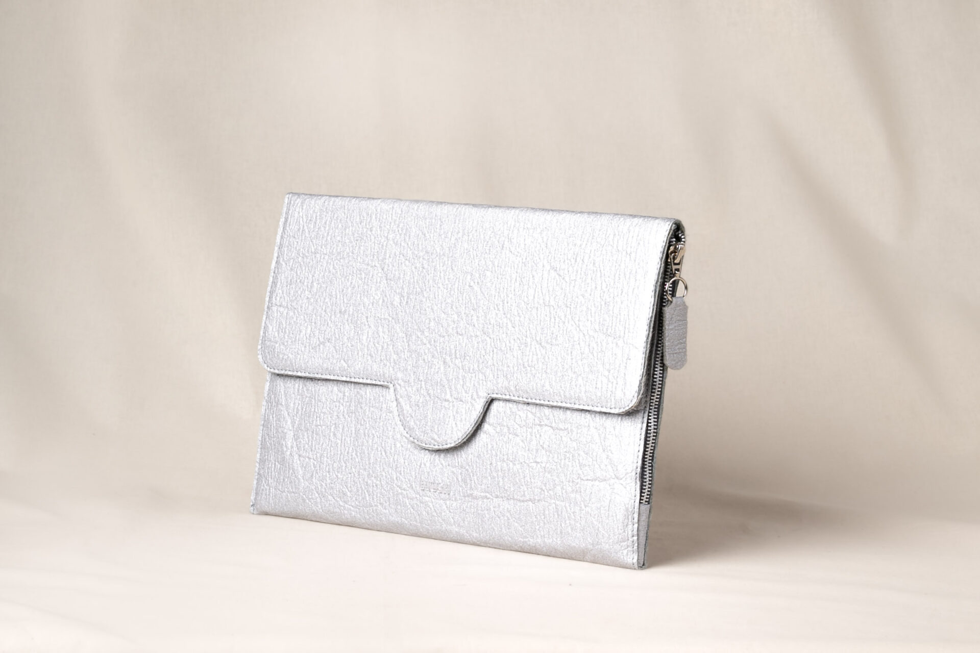 Piñatex organizer clutch