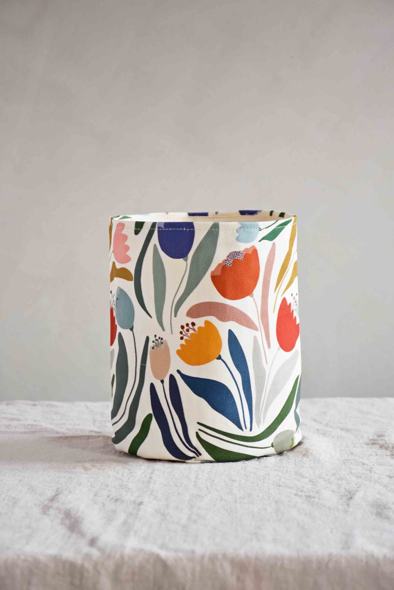 Small storage basket Tulips